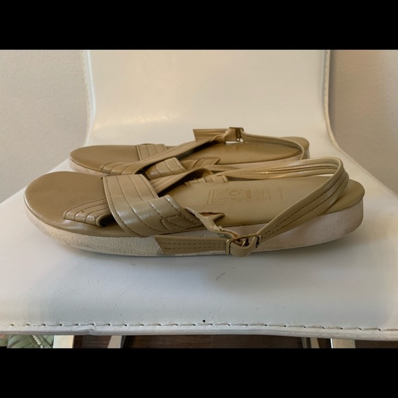 Sandals. - Picture 7 of 12